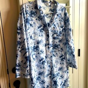 Talbots Haven Well Within robe Size small